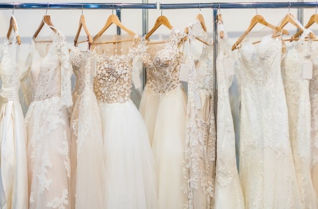 Suknie ślubne dostępne w salonie sukni ślubnych Bella Rossa w Krakowie