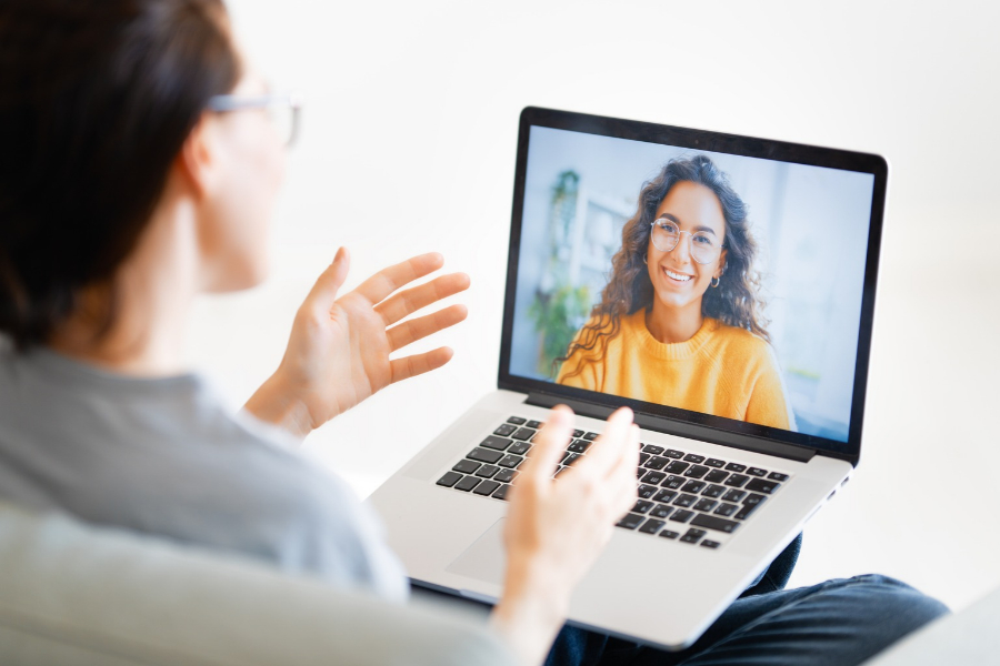 Szybki termin konsultacji psychologicznej Pomoc psychologiczna online prowadzona w formie konsultacji wideo z domu